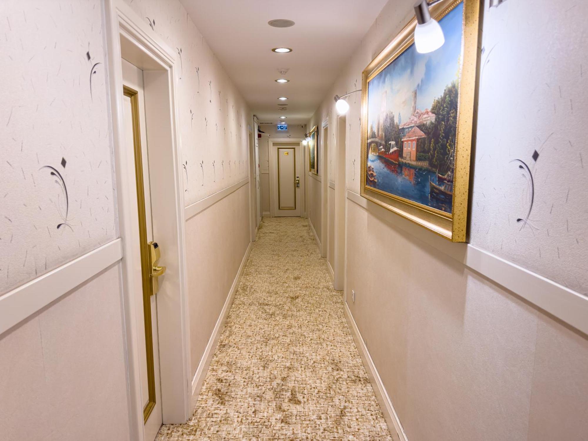 Отель Sarnic Premier 4*